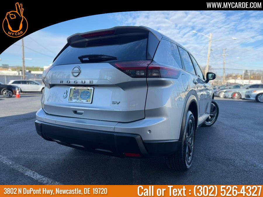 2024 Nissan Rogue SV - Photo 3