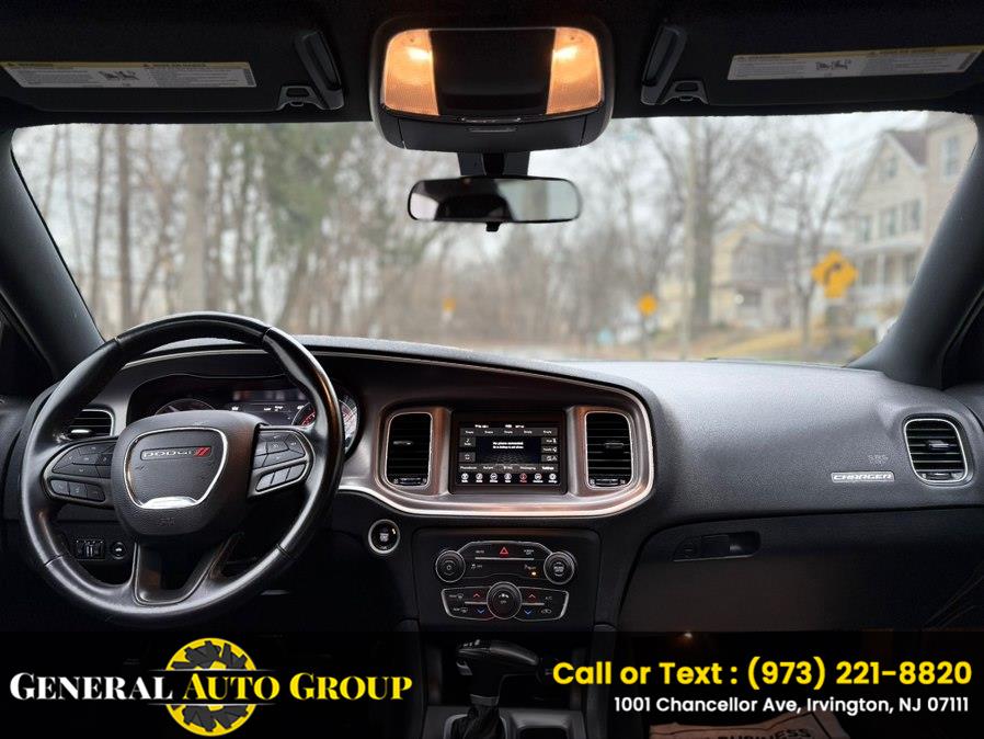 2022 Dodge Charger SXT - Photo 17