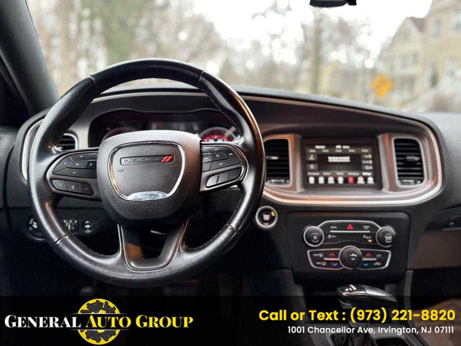 2022 Dodge Charger SXT - Photo 16