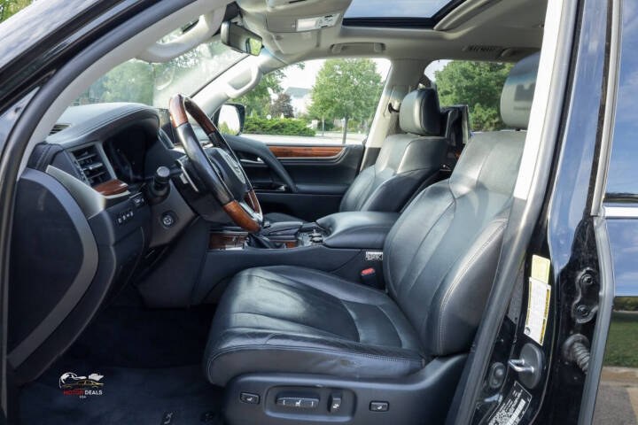 2018 Lexus LX 570 - Photo 16