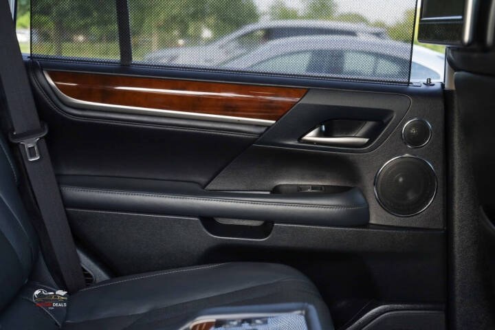 2018 Lexus LX 570 - Photo 27