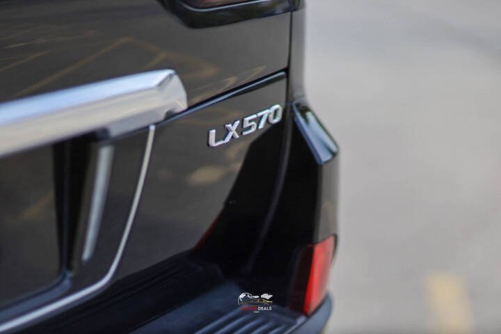 2018 Lexus LX 570 - Photo 8