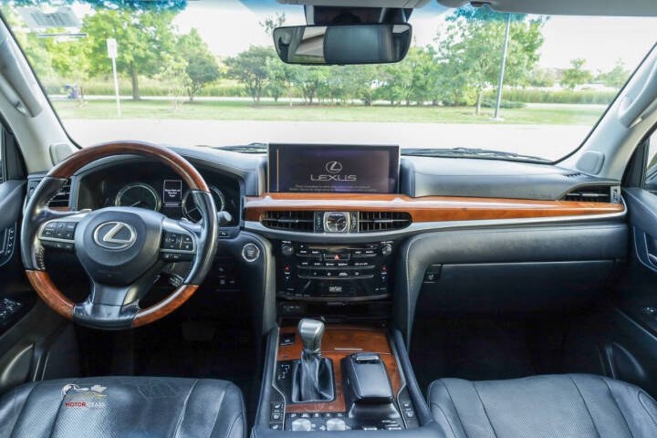 2018 Lexus LX 570 - Photo 20