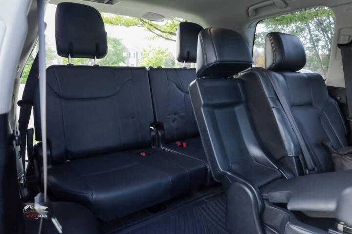 2018 Lexus LX 570 - Photo 32