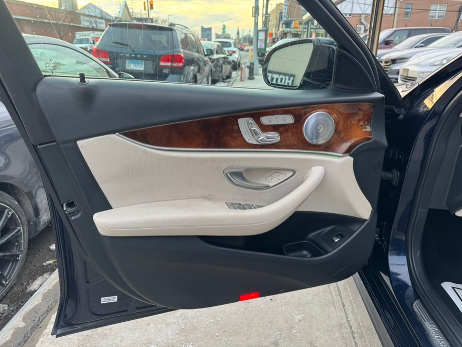 2018 Mercedes-Benz E-Class E300 - Photo 9