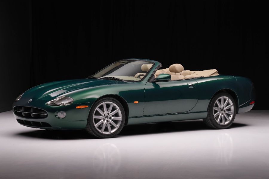 2005 Jaguar XK XK8's photo