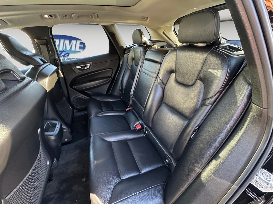 2021 Volvo XC60 Momentum - Photo 28