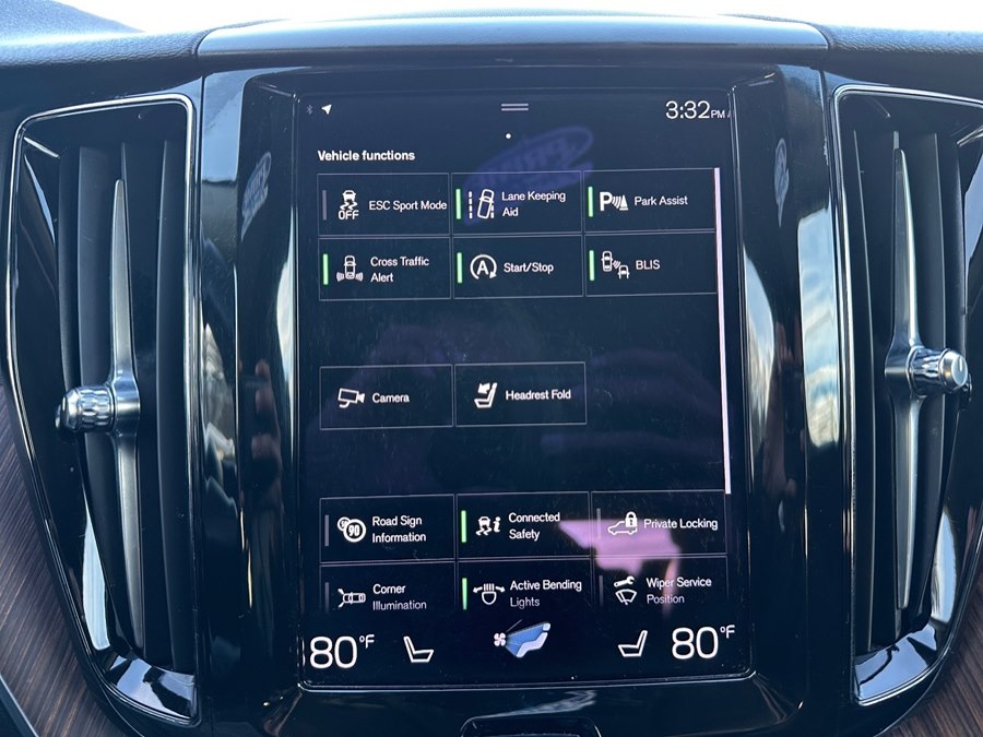 2021 Volvo XC60 Momentum - Photo 22