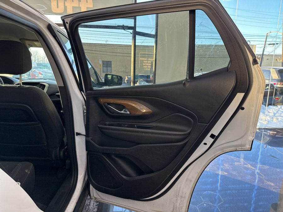 2020 GMC Terrain SLE - Photo 18