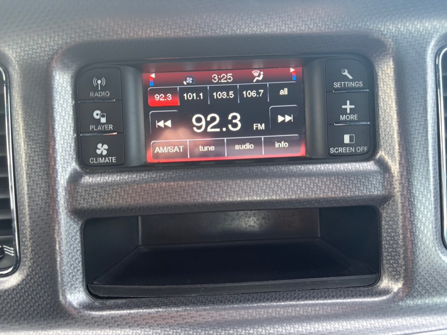 2013 Dodge Charger SE - Photo 21