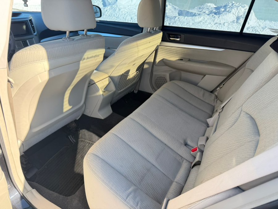 2010 Subaru Legacy 2.5i - Photo 14