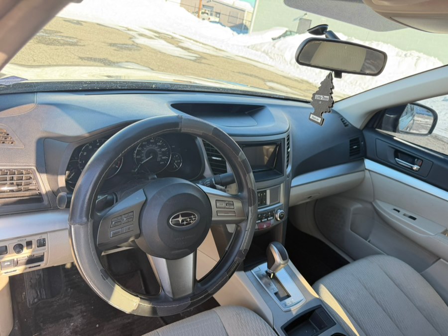 2010 Subaru Legacy 2.5i - Photo 11
