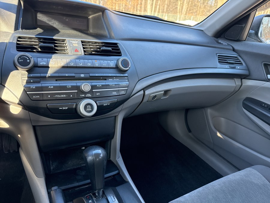 2010 Honda Accord LX - Photo 11