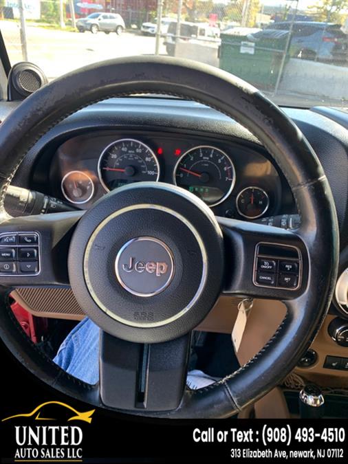 2011 Jeep Wrangler Unlimited Sahara - Photo 11