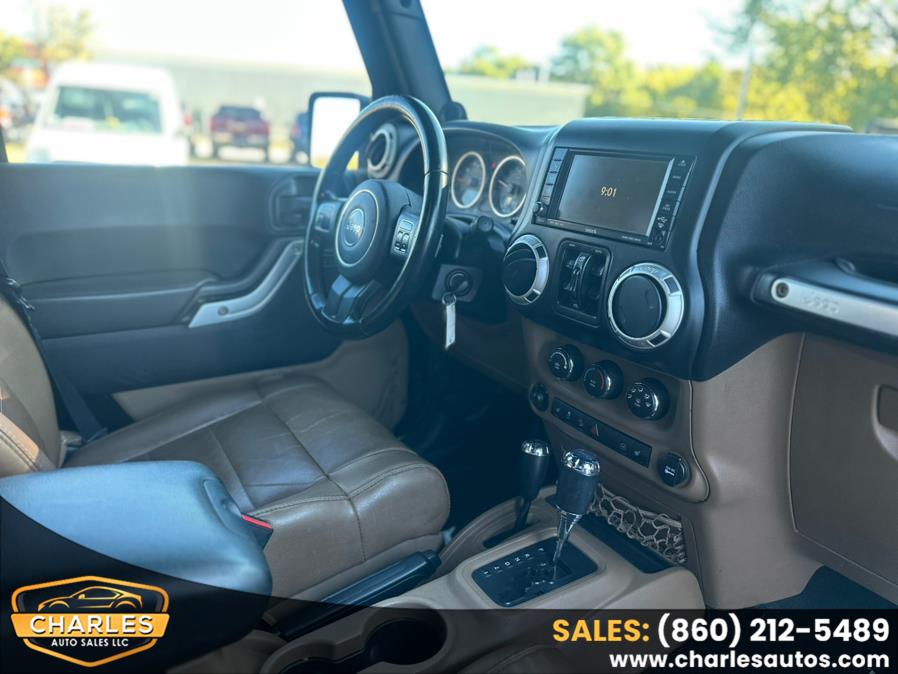 2011 Jeep Wrangler Unlimited Sahara - Photo 9