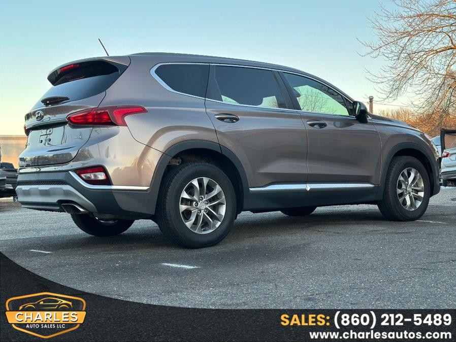 2019 Hyundai Santa Fe SE - Photo 4