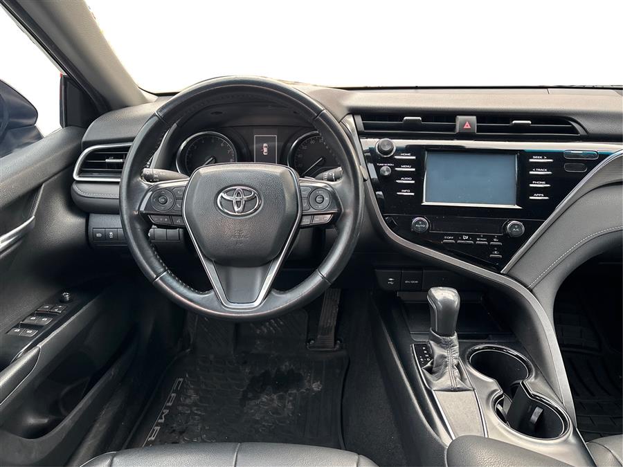 2018 Toyota Camry SE - Photo 11