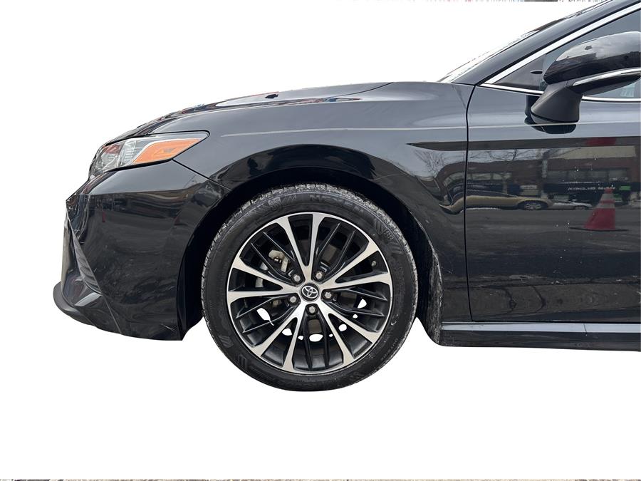 2018 Toyota Camry SE - Photo 14