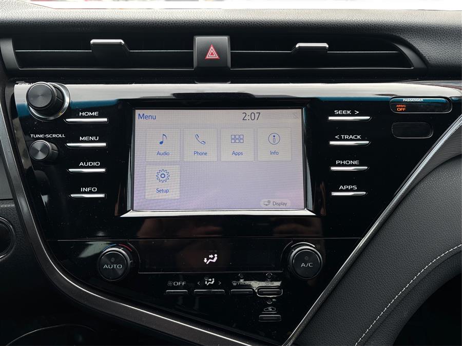 2018 Toyota Camry SE - Photo 19