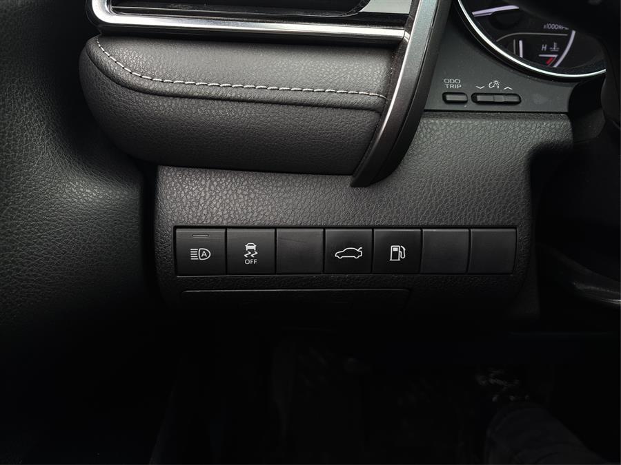 2018 Toyota Camry SE - Photo 23