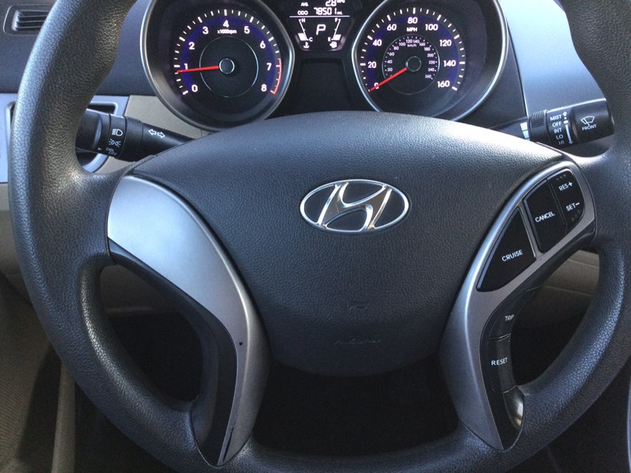 2013 Hyundai Elantra GLS - Photo 13