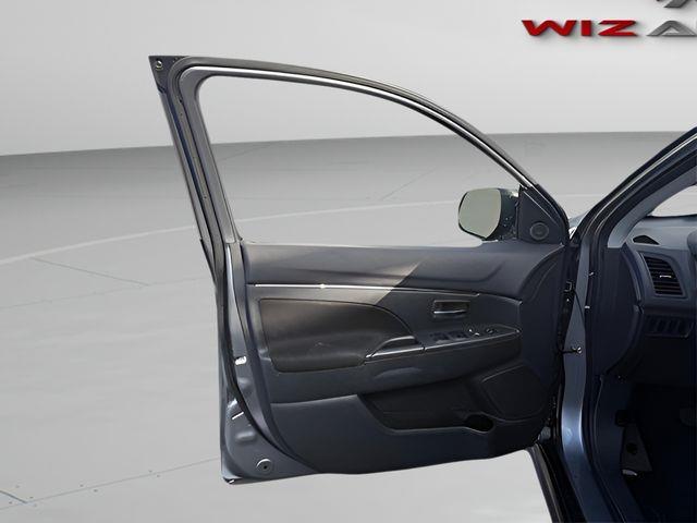 2020 Mitsubishi Outlander Sport ES - Photo 18