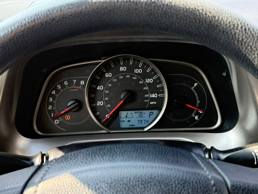 2015 Toyota RAV4 LE - Photo 10