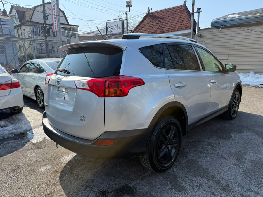 2015 Toyota RAV4 LE - Photo 6