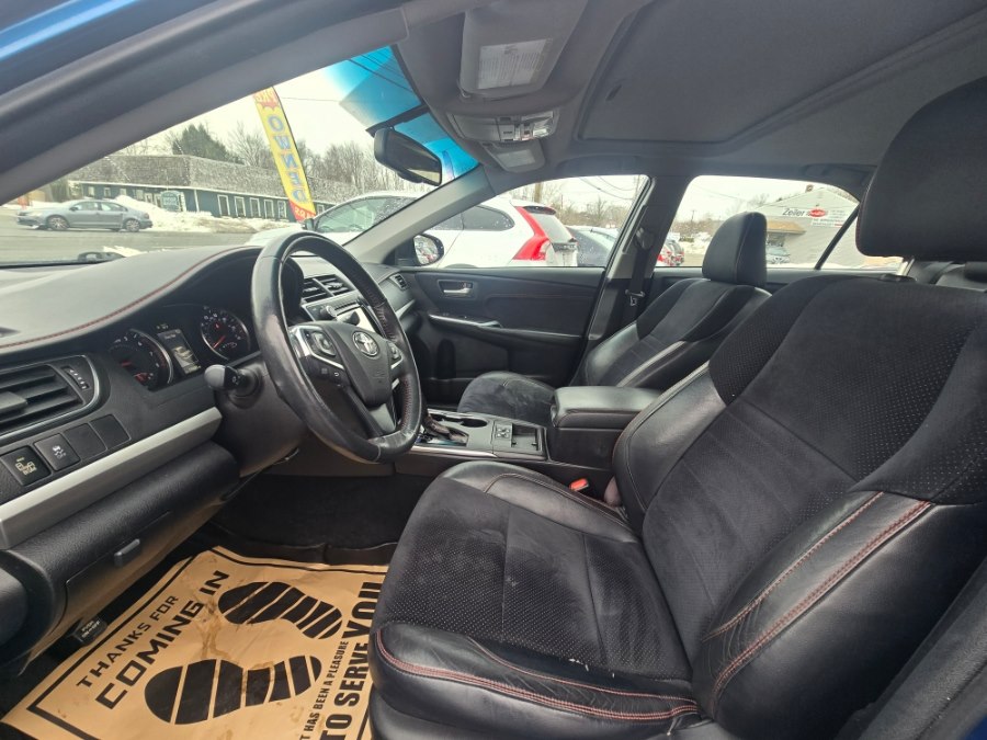 2017 Toyota Camry XSE - Photo 11