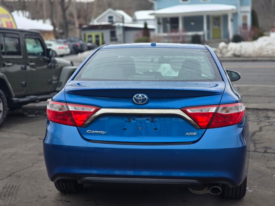 2017 Toyota Camry XSE - Photo 6