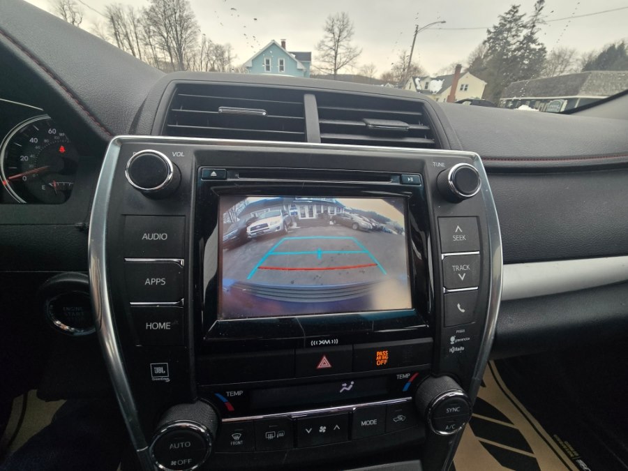 2017 Toyota Camry XSE - Photo 19