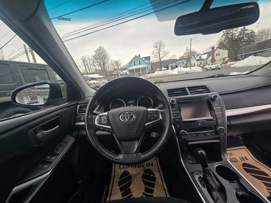 2017 Toyota Camry XSE - Photo 20