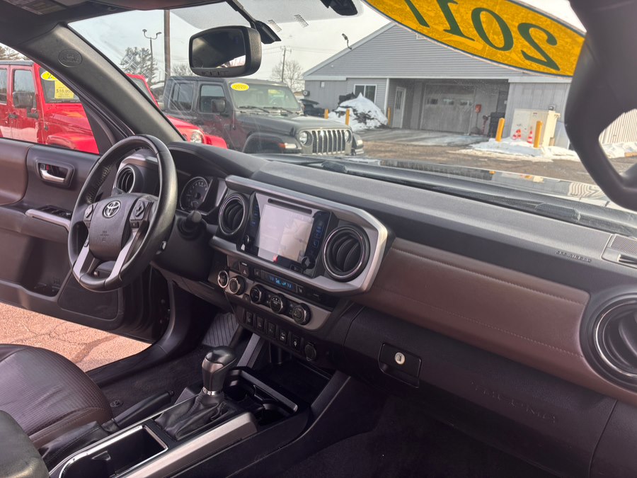 2017 Toyota Tacoma Limited - Photo 17