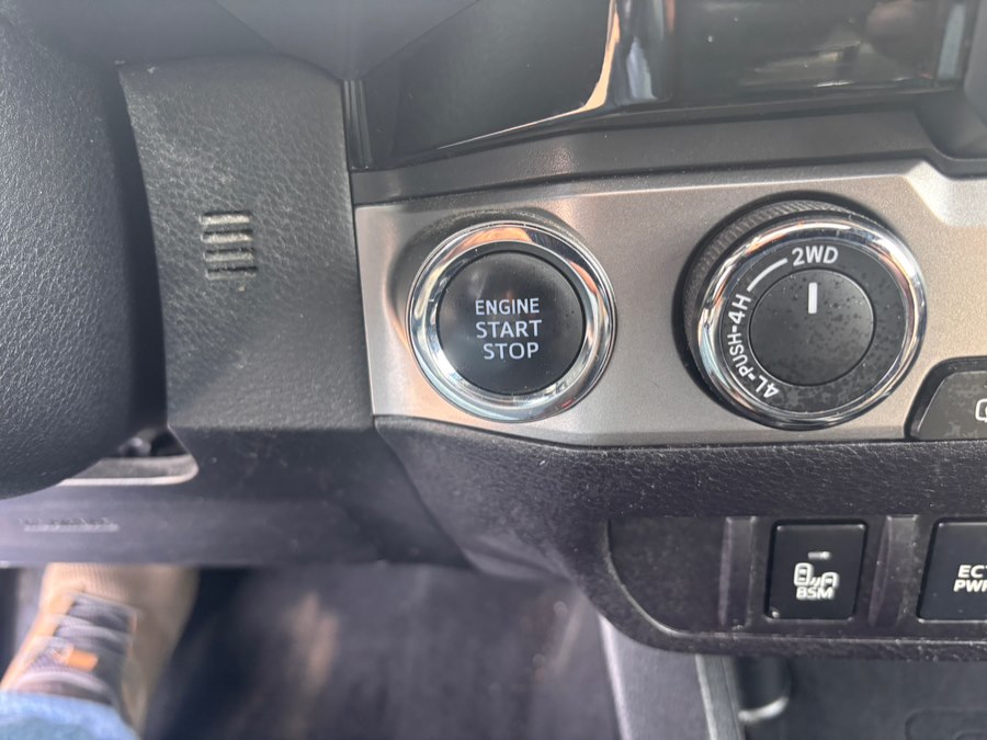 2017 Toyota Tacoma Limited - Photo 25