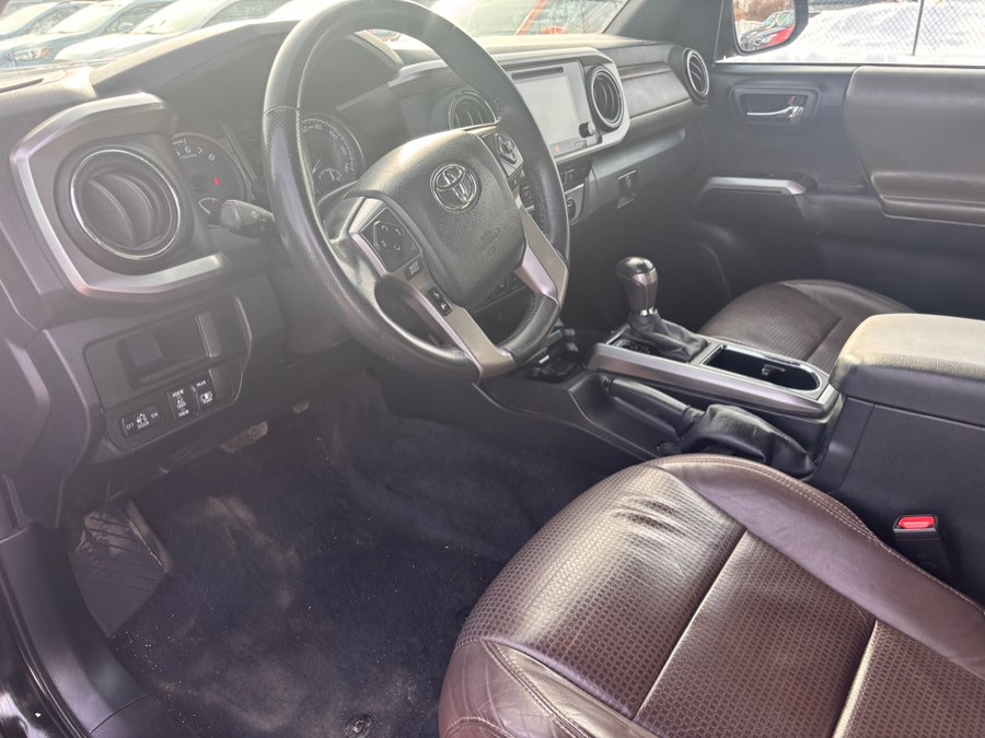 2017 Toyota Tacoma Limited - Photo 9