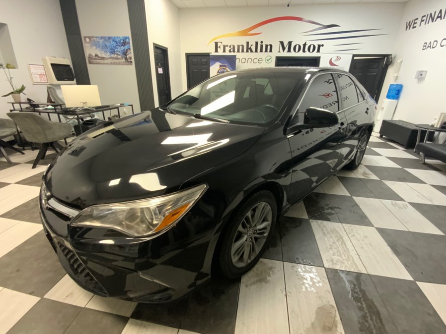2017 Toyota Camry SE - Photo 2