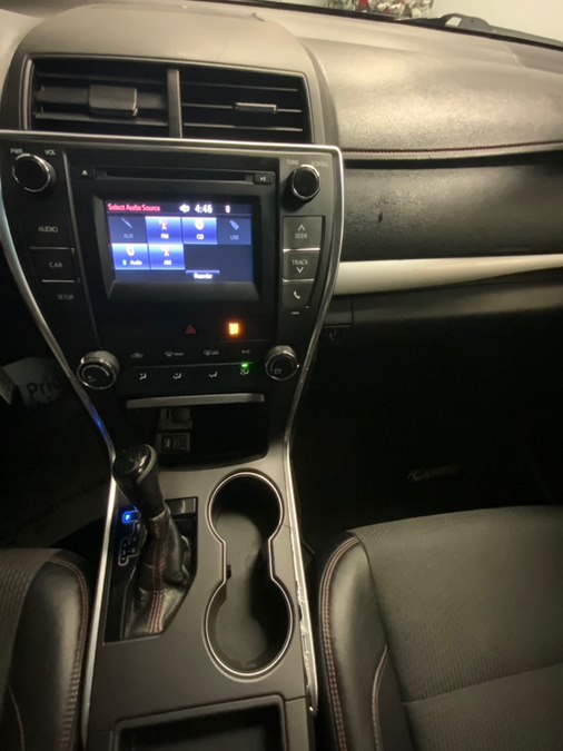2017 Toyota Camry SE - Photo 14