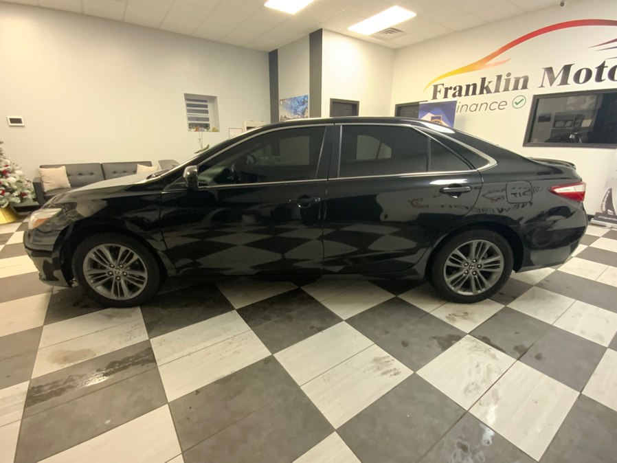 2017 Toyota Camry SE - Photo 6