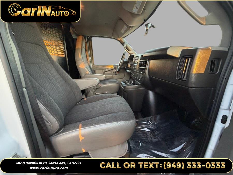 2024 GMC Savana Cargo Work Van - Photo 11