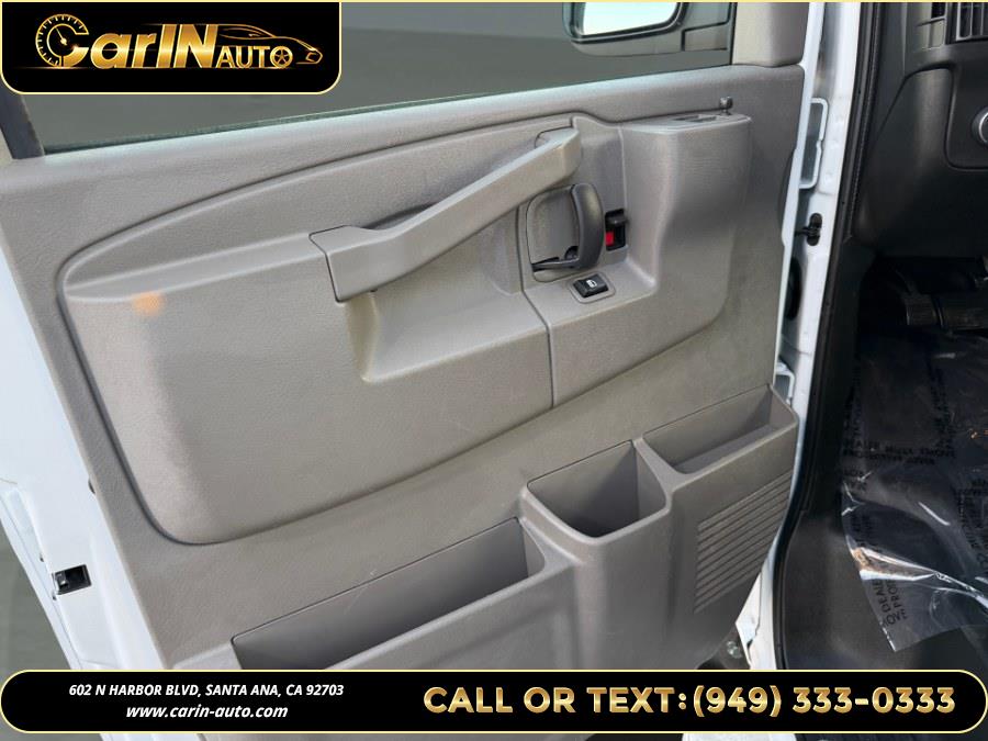 2024 GMC Savana Cargo Work Van - Photo 13