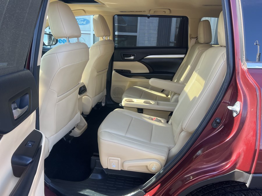 2015 Toyota Highlander XLE - Photo 16