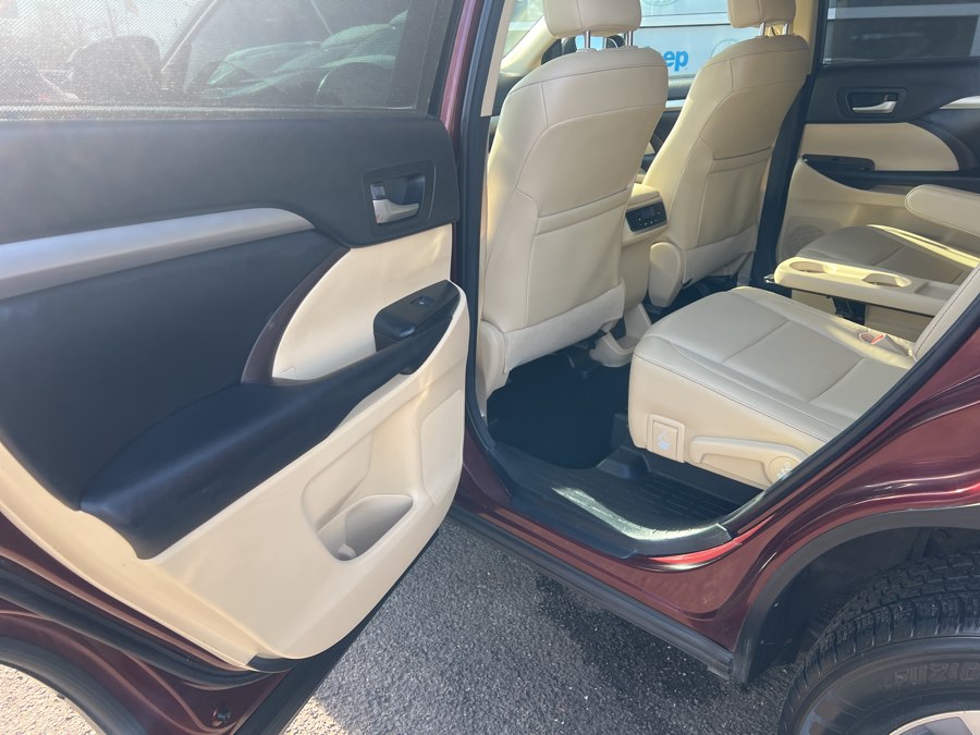 2015 Toyota Highlander XLE - Photo 15