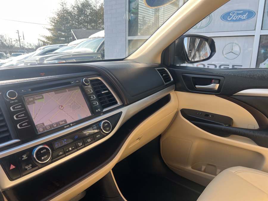 2015 Toyota Highlander XLE - Photo 13