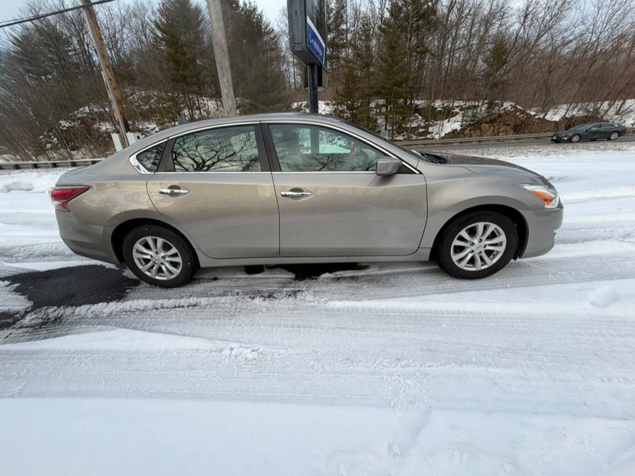 2015 Nissan Altima S - Photo 2