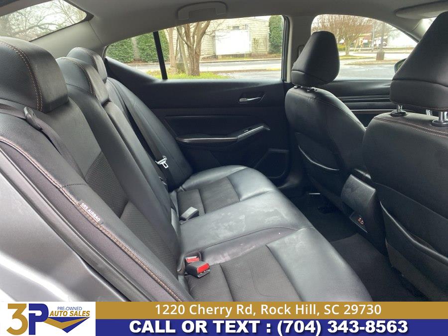 2020 Nissan Altima SR - Photo 11