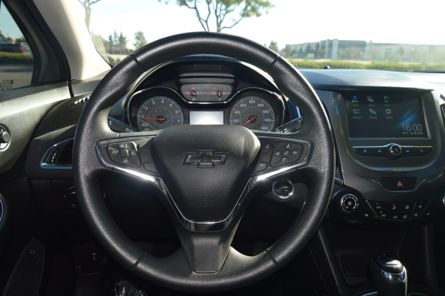 2017 Chevrolet Cruze LT - Photo 24