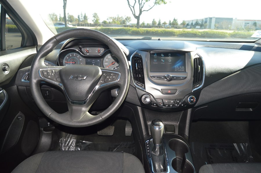 2017 Chevrolet Cruze LT - Photo 19
