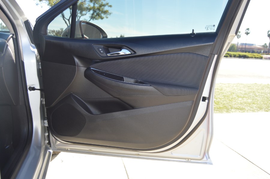2017 Chevrolet Cruze LT - Photo 17