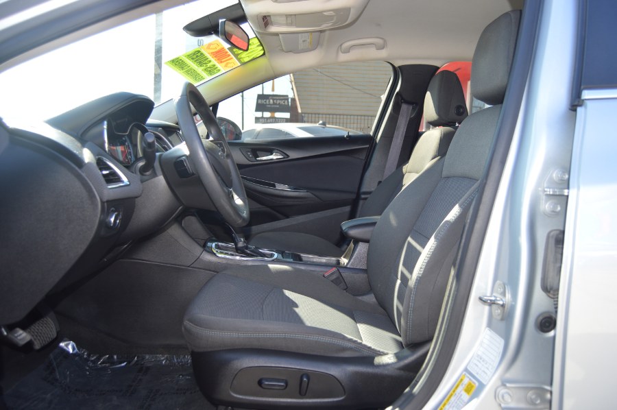 2017 Chevrolet Cruze LT - Photo 12