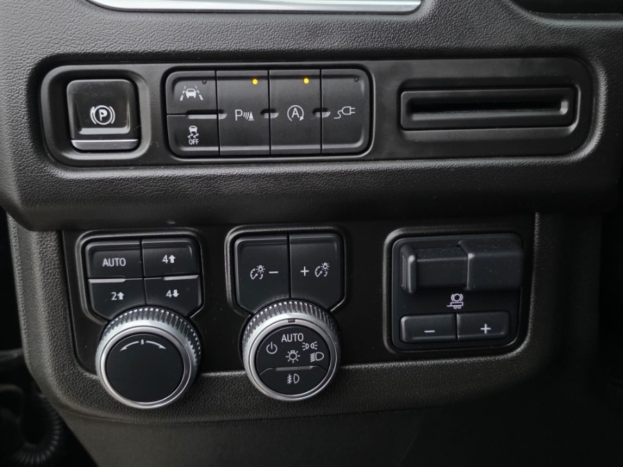 2021 GMC Yukon XL SLT - Photo 17